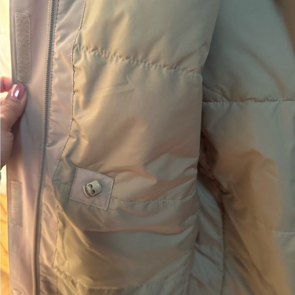 The North Face City Breeze Insulated Parka - Picture 11 of 15